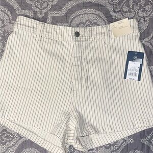 Women's NWT size 10 Universal Threads "Sailor Shorts"
